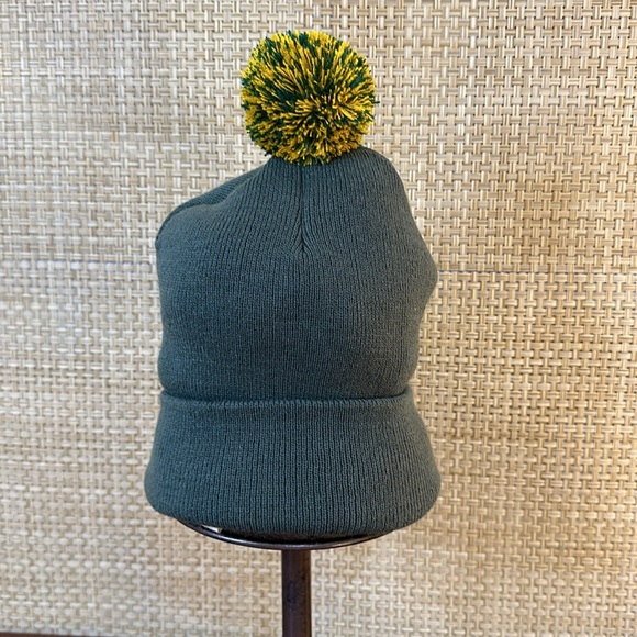 NWOT Green Bay Packers Embroidered "G" Logo Pom Beanie - Picture 5 of 9